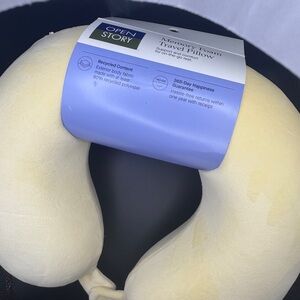 Memory Foam Travel Pillow in Cream